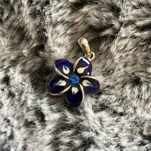 Super cute hibiscus flower necklace from Hawaii🌺